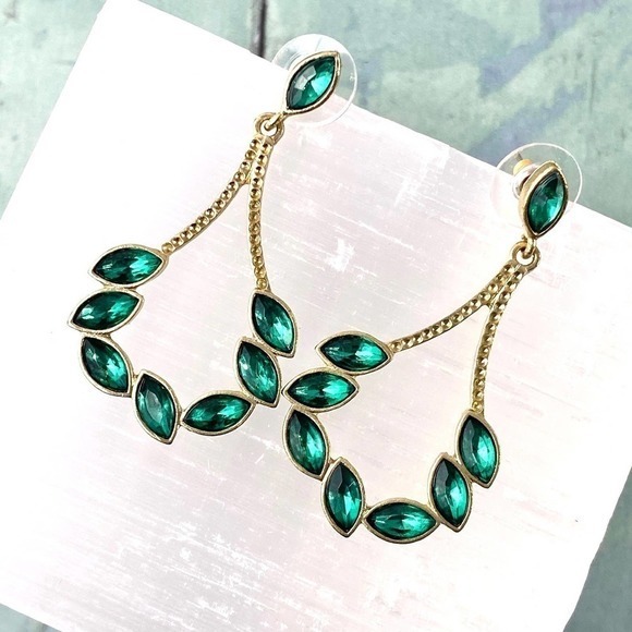 80s Vintage Green Marquise Pierced Drop Earrings - Picture 1 of 10